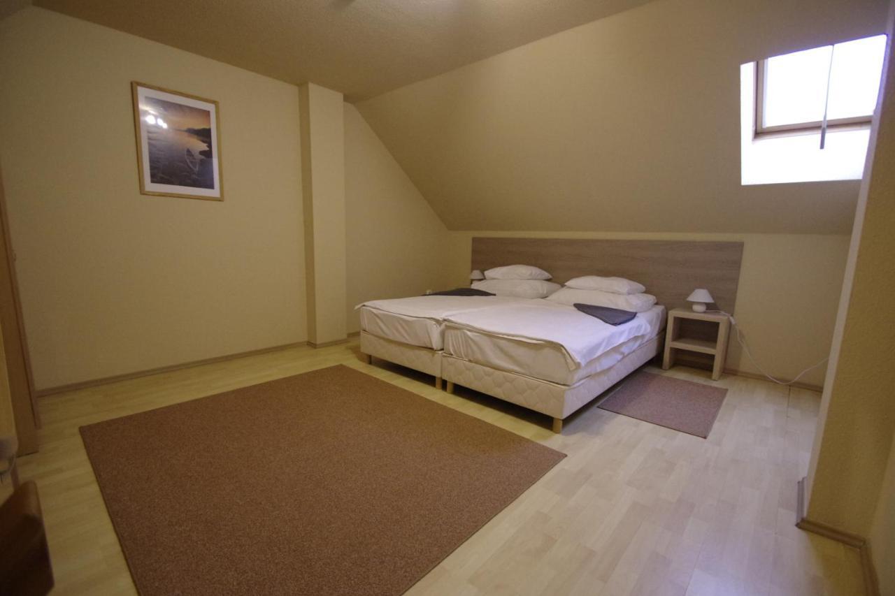 Hotel Vadaszkuert Superior Szekesfehervar Ngoại thất bức ảnh