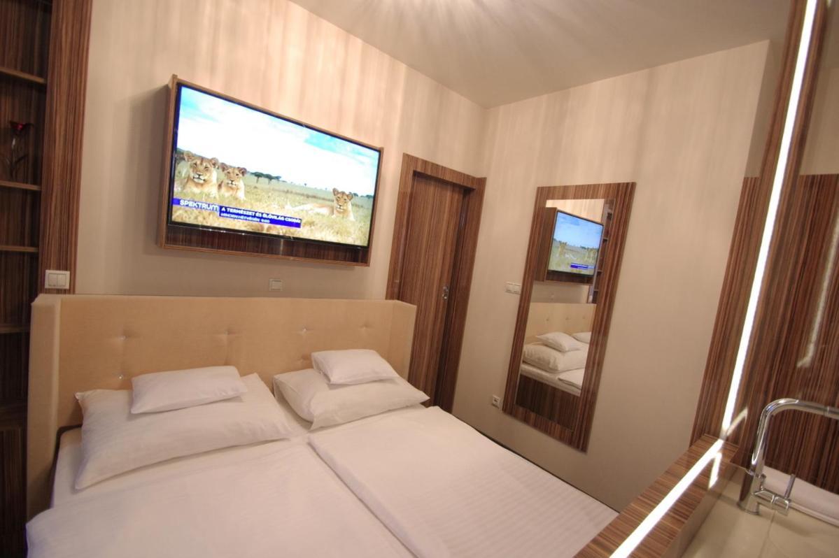 Hotel Vadaszkuert Superior Szekesfehervar Ngoại thất bức ảnh