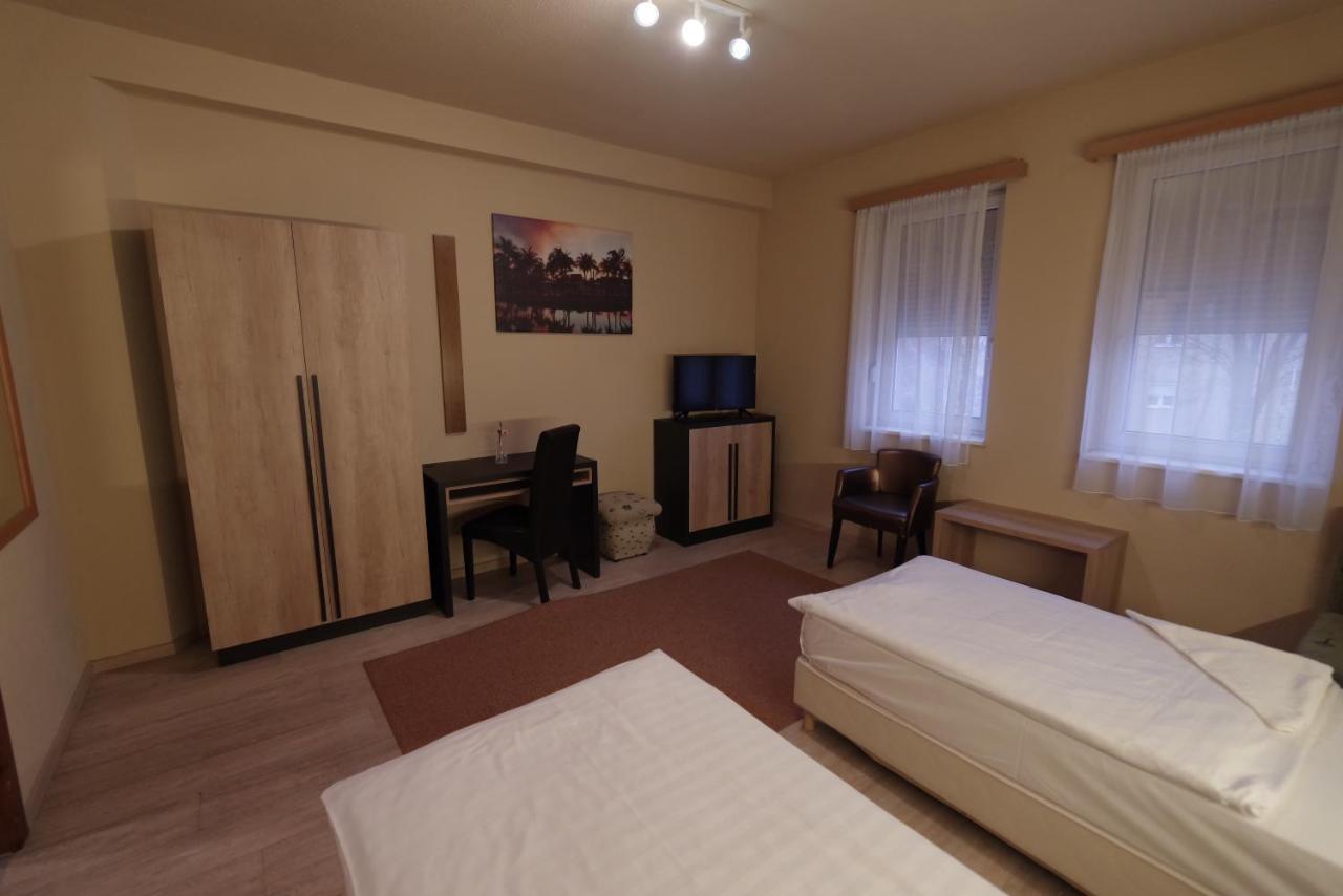 Hotel Vadaszkuert Superior Szekesfehervar Ngoại thất bức ảnh