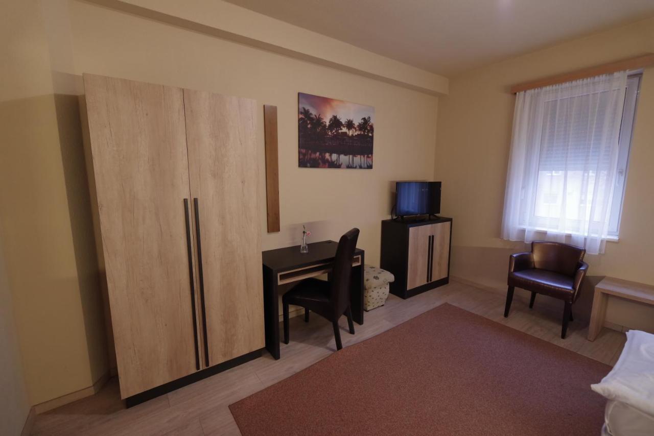 Hotel Vadaszkuert Superior Szekesfehervar Ngoại thất bức ảnh