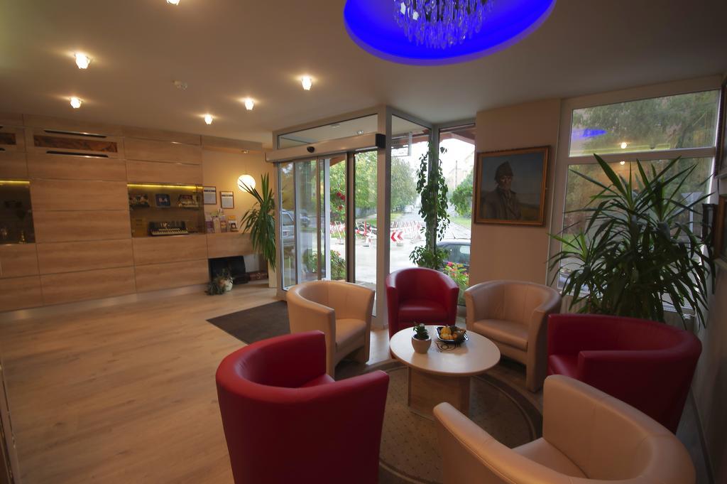 Hotel Vadaszkuert Superior Szekesfehervar Ngoại thất bức ảnh