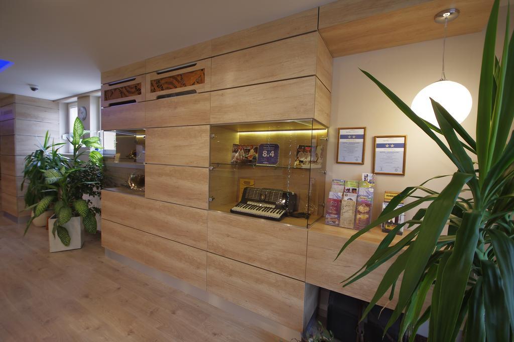 Hotel Vadaszkuert Superior Szekesfehervar Ngoại thất bức ảnh