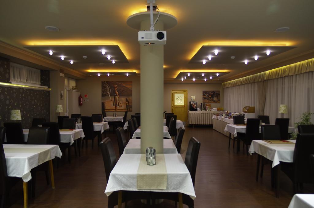 Hotel Vadaszkuert Superior Szekesfehervar Ngoại thất bức ảnh